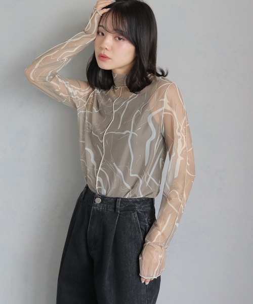 cheriella】WEB限定フィンガーホールマーブルハイネックシアートップス 