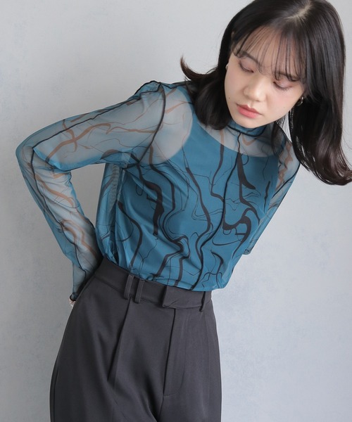 cheriella】WEB限定フィンガーホールマーブルハイネックシアートップス
