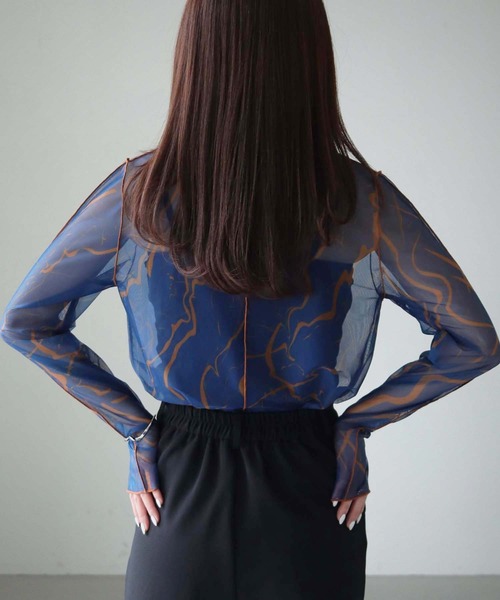 cheriella（シェリエラ）の「【cheriella】WEB限定フィンガーホールマーブルハイネックシアートップス長袖（Tシャツ/カットソー・レディース・ブラック/グレイッシュベージュ/ブルー/カーキ/グレー系その他/グレー/ブルーグリーン/ワイン・M）」の9枚目の写真