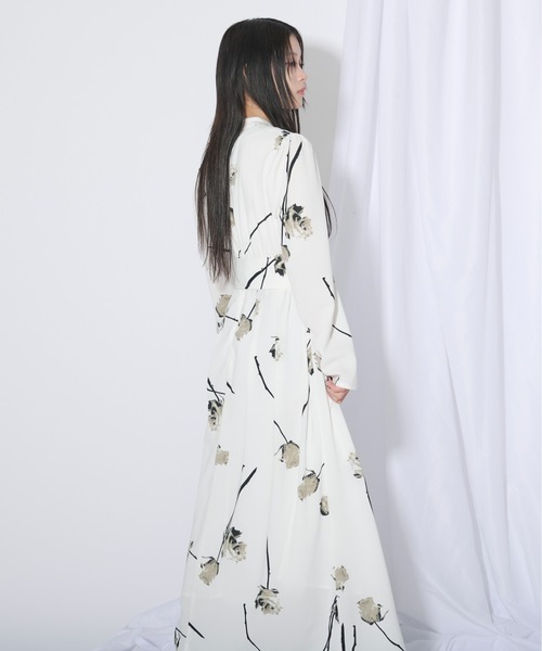 Ezick（エジック）の「Falling flower レディモードワンピース（ドレス