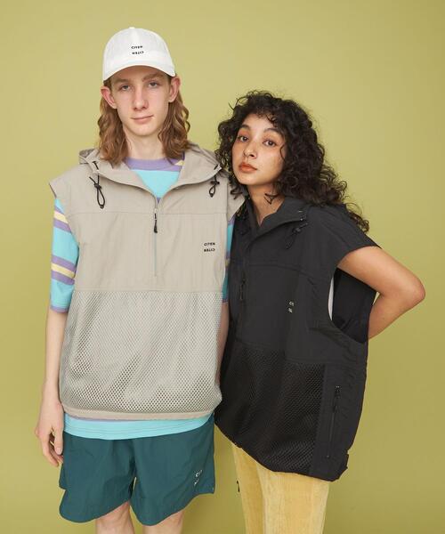 CITEN（シテン）の「＜CITEN＞マルチポケット フード ベスト（ベスト・メンズ・ブラック/グレー・FREE）」の2枚目の写真