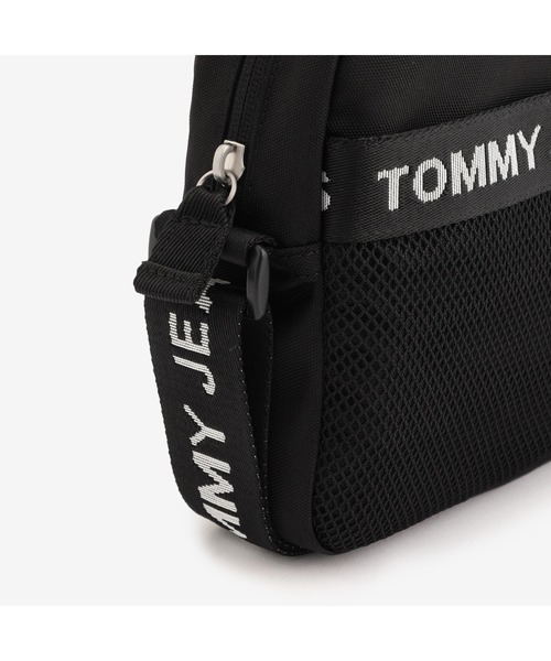 tommy jeans(トミー ジーンズ)の「エッセンシャルスクエアリポーターバッグ(ショルダーバッグ・メンズ・ブラック/オレンジ・FREE)」の7枚目の写真