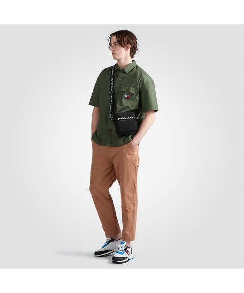 tommy jeans(トミー ジーンズ)の「エッセンシャルスクエアリポーターバッグ(ショルダーバッグ・メンズ・ブラック/オレンジ・FREE)」の11枚目の写真