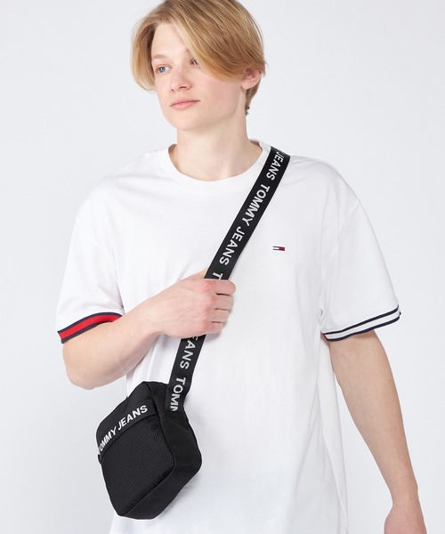 tommy jeans(トミー ジーンズ)の「エッセンシャルスクエアリポーターバッグ(ショルダーバッグ・メンズ・ブラック/オレンジ・FREE)」の19枚目の写真