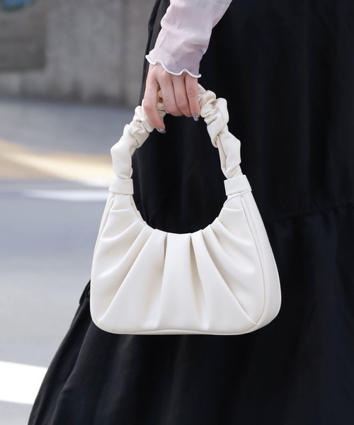 JW PEI（ジェイダブリューペイ）の「JW PEI/ジェイダブリューペイ Gabbi Ruched Hobo Handbag ハンドバッグ ミニバッグ（ハンドバッグ・レディース・ブラウン/エメラルドブルー/ブルー/ブラック/アイボリー/グレー/ホワイト・FREE）」の3枚目の写真