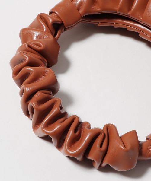 JW PEI（ジェイダブリューペイ）の「JW PEI/ジェイダブリューペイ Gabbi Ruched Hobo Handbag ハンドバッグ ミニバッグ（ハンドバッグ・レディース・ブラウン/エメラルドブルー/ブルー/ブラック/アイボリー/グレー/ホワイト・FREE）」の20枚目の写真