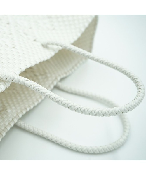 Letra（レトラ）の「メルカドバッグ　ロンボ　ホワイト　エクストラスモール（かごバッグ・レディース・ホワイト・X-SMALL）」の4枚目の写真