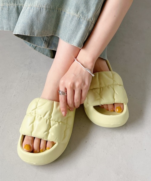 CLEA（クレア）の「パデッドフラット厚底サンダル（サンダル・レディース・グリーン/ホワイト/ブラック・23.5cm/24.5cm）」の3枚目の写真