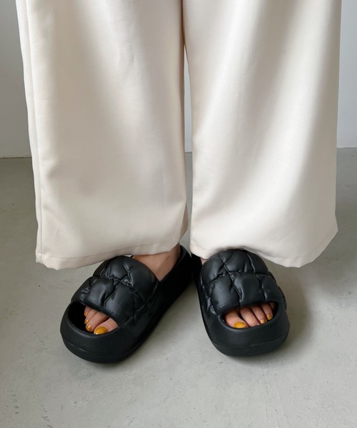 CLEA（クレア）の「パデッドフラット厚底サンダル（サンダル・レディース・グリーン/ホワイト/ブラック・23.5cm/24.5cm）」の8枚目の写真