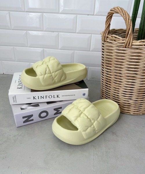 CLEA（クレア）の「パデッドフラット厚底サンダル（サンダル・レディース・グリーン/ホワイト/ブラック・23.5cm/24.5cm）」の22枚目の写真