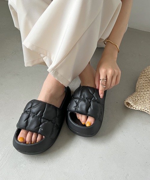 CLEA（クレア）の「パデッドフラット厚底サンダル（サンダル・レディース・グリーン/ホワイト/ブラック・23.5cm/24.5cm）」の20枚目の写真