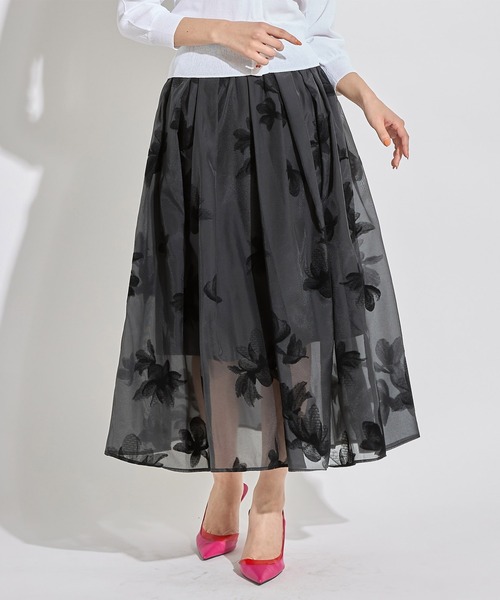 tocco closet(トッコ クローゼット)の「フロッキーフラワープリントタックフレアスカート(スカート・レディース・ターコイズブルー/ブラック/ベージュ・M)」の3枚目の写真