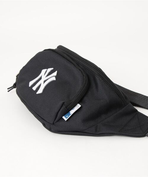 MLB（メジャーリーグベースボール）の「【MLB / メジャーリーグベースボール】New York Yankees・ニューヨーク ヤンキースチームロゴ ウエストバッグ（ボディバッグ/ウエストポーチ・メンズ・ブラック/A・ONESIZE）」の4枚目の写真