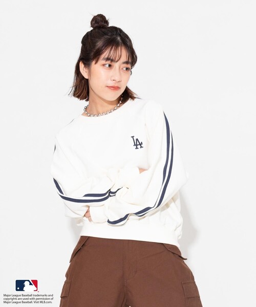 FREAK'S STORE(フリークスストア)の「MLB × FREAK'S STORE/エムエルビー MLB トラックプルオーバー/ラインスウェット(スウェット・レディース・グリーン/オフホワイト/ネイビー・フリ-)」の15枚目の写真