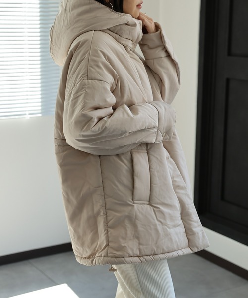 ap retro（アプレトロ）の「フードパディングスタンドビッグブルゾン/パディングコート/モンスターコート（ダウンジャケット/コート・レディース・オフホワイト/アイボリー/ブラック・FREE）」の16枚目の写真