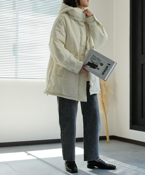 ap retro（アプレトロ）の「フードパディングスタンドビッグブルゾン/パディングコート/モンスターコート（ダウンジャケット/コート・レディース・オフホワイト/アイボリー/ブラック・FREE）」の11枚目の写真