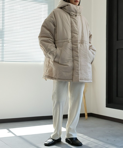 ap retro（アプレトロ）の「フードパディングスタンドビッグブルゾン/パディングコート/モンスターコート（ダウンジャケット/コート・レディース・オフホワイト/アイボリー/ブラック・FREE）」の17枚目の写真
