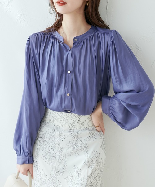 natural couture(ナチュラルクチュール)の「マット釦とろみサテンブラウス(シャツ/ブラウス・レディース・オフホワイト/イエロー/ブラウン/チャコール/ラベンダー/その他1/ブルー/ピンクベージュ・FREE)」の19枚目の写真