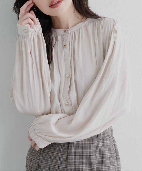 イエナ／美品❤️とろみマット×前開きバンドカラーシャツブラウス クリームホワイト とろみバンドカラーシャツブラウス（2002353084