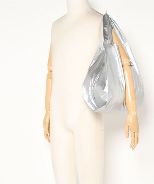 LAZY SUSAN（レイジースーザン）の「カラビナ付きエコバッグ　タロチャン　アクビ（エコバッグ/サブバッグ・レディース・グリーン/ゴールド/シルバー・FREE）」の8枚目の写真