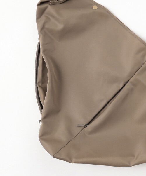 SLOW（スロウ）の「SLOW × BEAMS / 別注 AZUMA（ショルダーバッグ・メンズ・ベージュ/ブラック・ONE SIZE）」の10枚目の写真