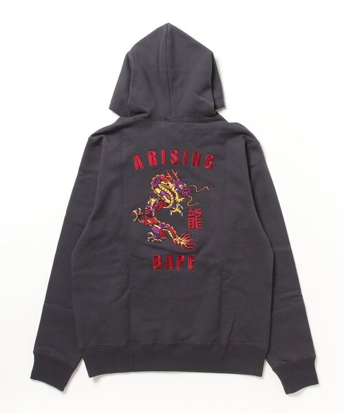 A BATHING APE（アベイシングエイプ）の「YEAR OF DRAGON