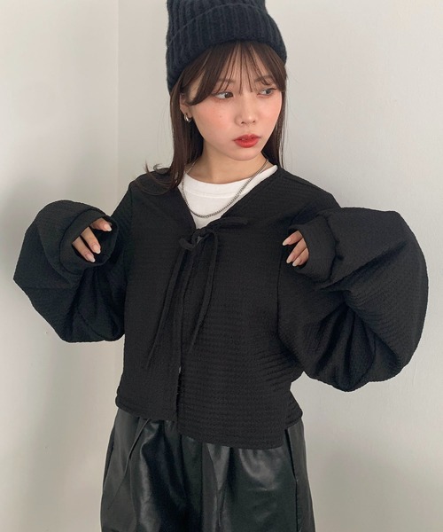 SHEPP(シープ)の「ワッフルボレロ ボリューム ショートカーディガン(カーディガン/ボレロ・レディース・グレー/ホワイト/ブラック・S/M/L)」の13枚目の写真