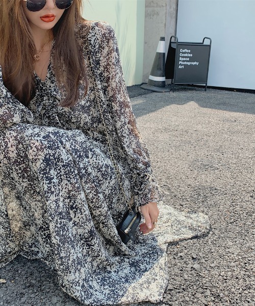 N.s(エヌドットエス)の「花柄シフォンワンピース(ワンピース・レディース・ブラック・M/L)」の1枚目の写真