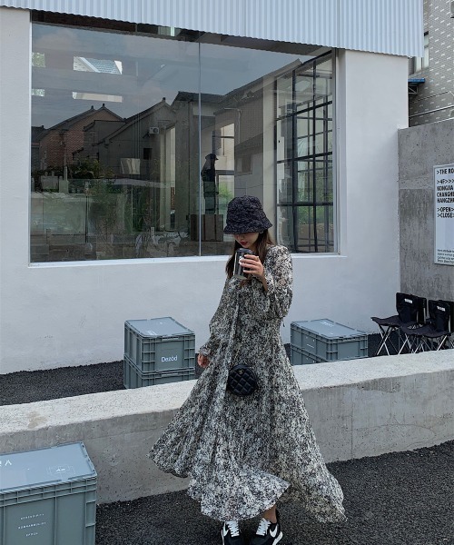 N.s(エヌドットエス)の「花柄シフォンワンピース(ワンピース・レディース・ブラック・M/L)」の2枚目の写真