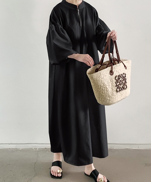 SHEPP(シープ)の「ハーフジップ スタンドネック シャツワンピース(ワンピース・レディース・ブラック/ベージュ/ホワイト・M/L/XL)」の2枚目の写真