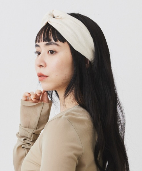 Libra Cue(リブラ キュー)の「クロスボリュームヘアターバン(ヘアバンド・レディース・ホワイト/ブラック/カーキ・FREE)」の4枚目の写真