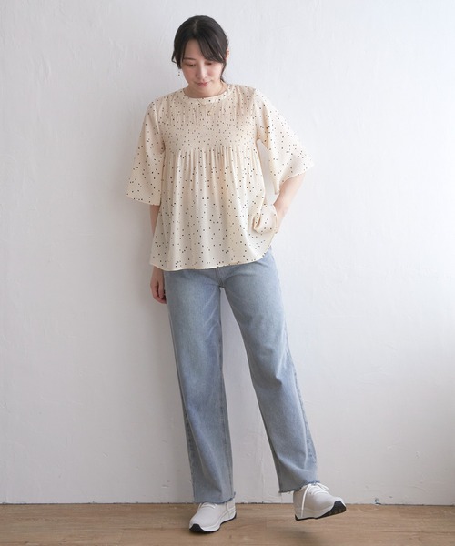 ikka(イッカ)の「マジョリカプリーツブラウス(シャツ/ブラウス・レディース・オフホワイト/ピンク/ライトグレー/ブラック/ブルー・M/L/S)」の6枚目の写真