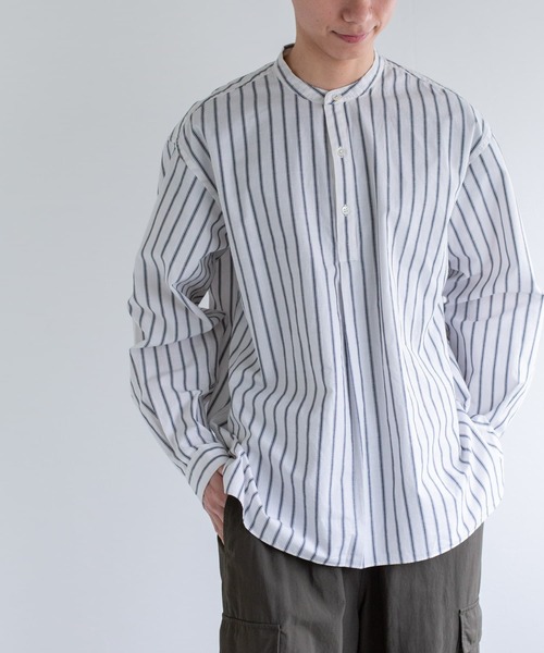 FORK&SPOON（フォークアンドスプーン）の「FORK&SPOON　コットンスラブロングスリーブシャツ（シャツ/ブラウス・メンズ・ストライプ/ホワイト・4/5）」の2枚目の写真