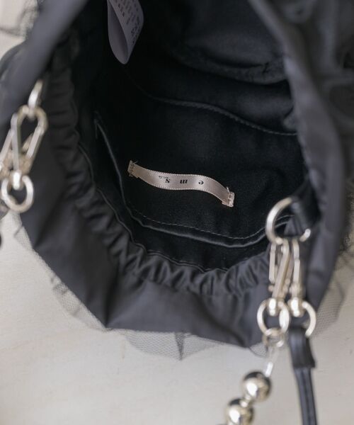 ems excite(エムズエキサイト)の「チュールフリル巾着バッグ(ショルダーバッグ・レディース・ブラック/オフホワイト/ライトベージュ/ライトグレー・ONE SIZE)」の21枚目の写真