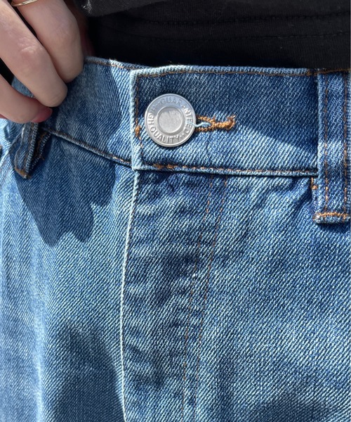 Meli rich（メリーリッチ）の「ロールアップ風切替ストレートデニムパンツ（デニムパンツ・レディース・ブラック/ブルー・MEDIUM）」の10枚目の写真