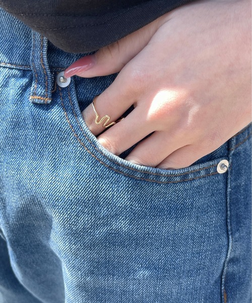 Meli rich（メリーリッチ）の「ロールアップ風切替ストレートデニムパンツ（デニムパンツ・レディース・ブラック/ブルー・MEDIUM）」の11枚目の写真