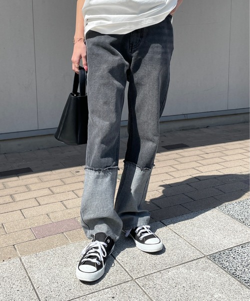 Meli rich（メリーリッチ）の「ロールアップ風切替ストレートデニムパンツ（デニムパンツ・レディース・ブラック/ブルー・MEDIUM）」の13枚目の写真