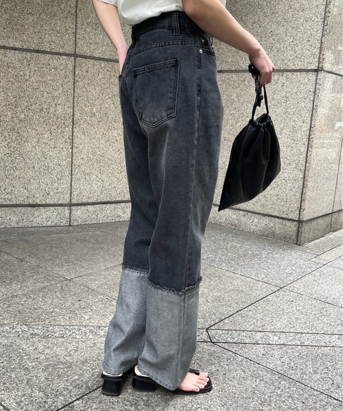 Meli rich（メリーリッチ）の「ロールアップ風切替ストレートデニムパンツ（デニムパンツ・レディース・ブラック/ブルー・MEDIUM）」の21枚目の写真