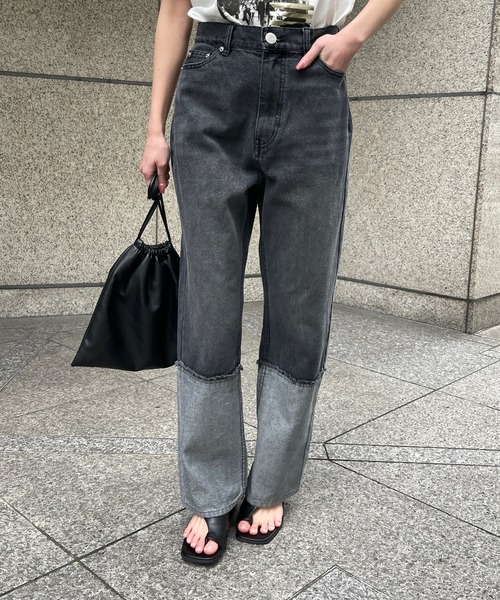 Meli rich（メリーリッチ）の「ロールアップ風切替ストレートデニムパンツ（デニムパンツ・レディース・ブラック/ブルー・MEDIUM）」の18枚目の写真