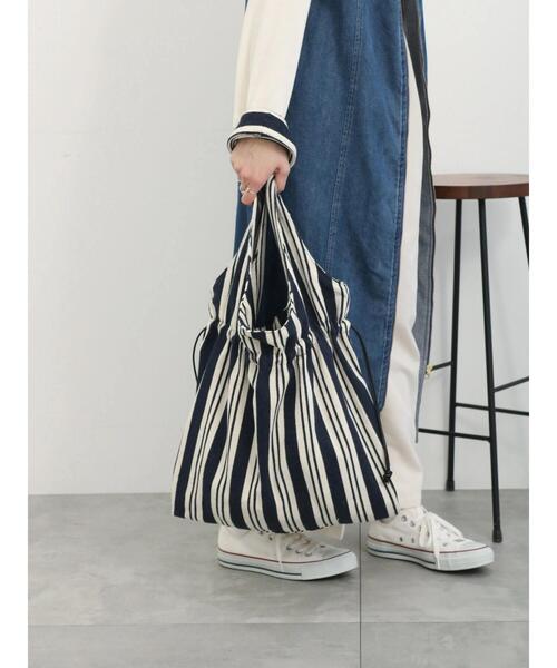 Samansa Mos2 blue(サマンサモスモスブルー)の「ストライプ巾着トートバッグ(ハンドバッグ・レディース・ネイビー/ブラック/ベージュ・F)」の3枚目の写真
