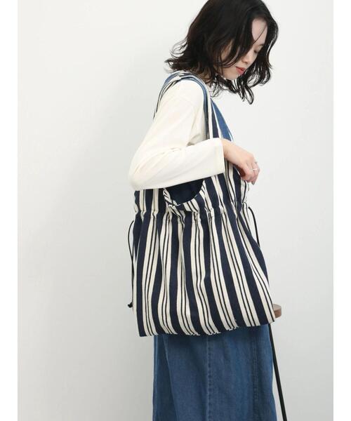 Samansa Mos2 blue(サマンサモスモスブルー)の「ストライプ巾着トートバッグ(ハンドバッグ・レディース・ネイビー/ブラック/ベージュ・F)」の13枚目の写真