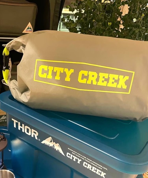 niko and...(ニコアンド)の「【CITY CREEK】スタッフバッグ(ハンドバッグ・レディース・カーキ/グレー・0)」の2枚目の写真