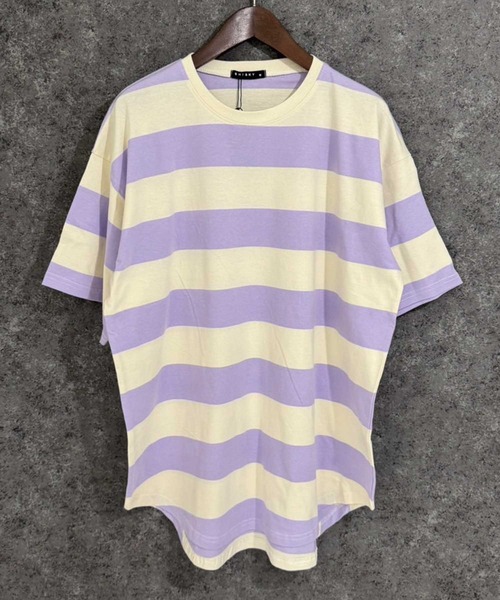 SHISKY(シスキー)の「オーバーサイズ ワイドボーダーT(Tシャツ/カットソー・メンズ・ブラック/ベージュ/グレー/ラベンダー/チャコール・M/L/XL)」の1枚目の写真