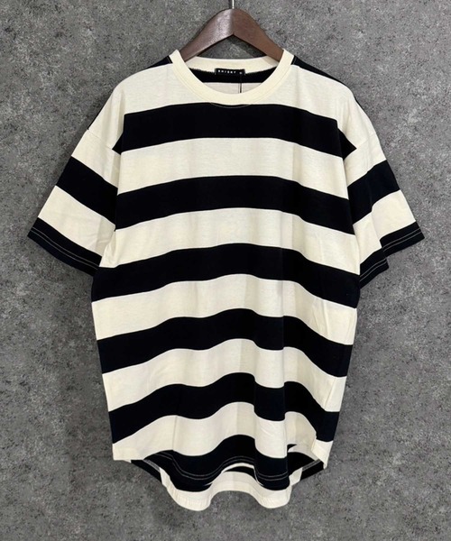 SHISKY(シスキー)の「オーバーサイズ ワイドボーダーT(Tシャツ/カットソー・メンズ・ブラック/ベージュ/グレー/ラベンダー/チャコール・M/L/XL)」の2枚目の写真