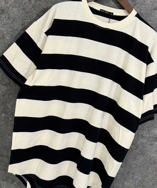 SHISKY(シスキー)の「オーバーサイズ ワイドボーダーT(Tシャツ/カットソー・メンズ・ブラック/ベージュ/グレー/ラベンダー/チャコール・M/L/XL)」の6枚目の写真