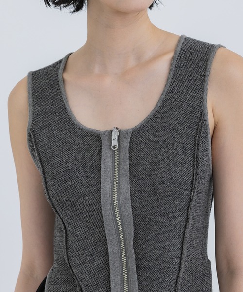STUDIOUS(ステュディオス)の「【STUDIOUS/ステュディオス】ジップアップ2WAYニットビスチェ(ベスト・レディース・ホワイト/ダークグレー・FREE)」の17枚目の写真