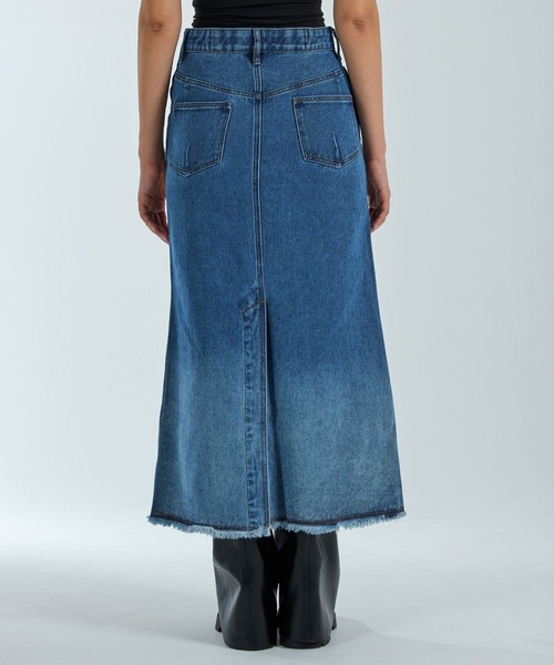 ADDYSONS(アディソンズ)の「Fringe Denim Skirt(デニムスカート・レディース・ブルー/ブラック・SMALL/MEDIUM)」の4枚目の写真
