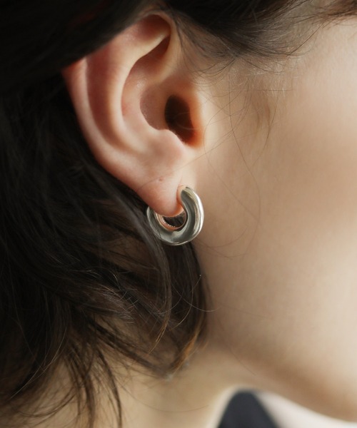 TEN.（テン）の「SILVER925 ベーグルピアス（ピアス（両耳用）・レディース・シルバー・FREE）」の6枚目の写真