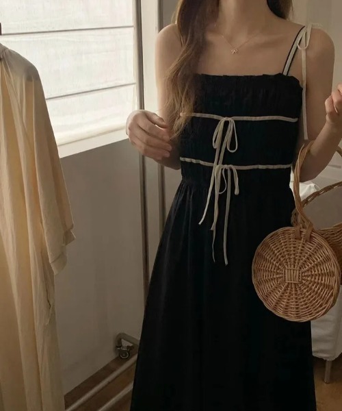 N.s(エヌドットエス)の「フロントシャーリング配色リボンキャミワンピース(ワンピース・レディース・ベージュ/ブラック・FREE)」の17枚目の写真