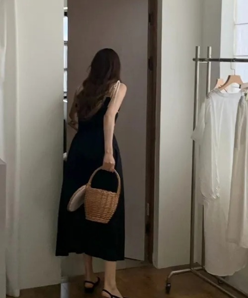 N.s(エヌドットエス)の「フロントシャーリング配色リボンキャミワンピース(ワンピース・レディース・ベージュ/ブラック・FREE)」の13枚目の写真